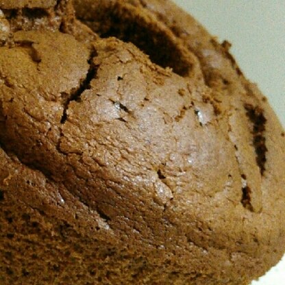 生クリームを添えていただきました。17㎝なので半量で作りました。チョコ味☆に目がない家族に好評でした。美味しかったです。ご馳走さまでしたo(^o^)o